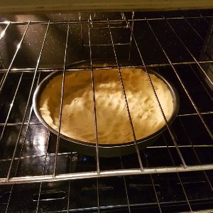 Colocando a massa podre no forno